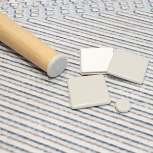 Patins de <span class=keywords><strong>chaise</strong></span> auto-adhésifs en <span class=keywords><strong>feutre</strong></span> pour sols en bois dur, conception contractée, à fixer aux meubles - Product Image 6