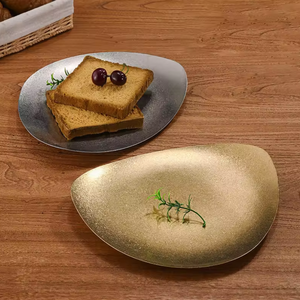 Assiette à dîner de forme irrégulière en acier inoxydable 304 or rétro de luxe Assiette peu profonde de style industriel Assiette à gâteau salade coréenne Assiette à steak - Product Image 4