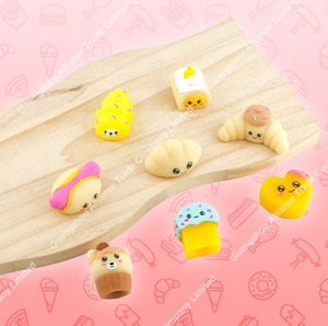 12 styles de jouets anti-stress extensibles pour jeu d'imitation culinaire : crème glacée, pizza, gâteau, jouets à presser miniatures souples et mignons en forme de fast-food - Product Image 3