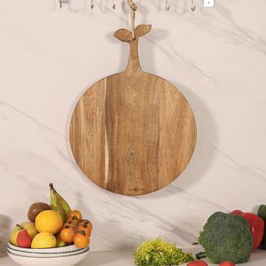 Tabla de cortar redonda de madera YUSOTAN con asa para uso en la cocina - Product Image 4