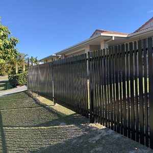 Casa de jardín vertical, valla de metal para exteriores con enrejado y puertas, paneles de valla, sal vegetal, tipo de producto, duradero, ecológico - Product Image 1