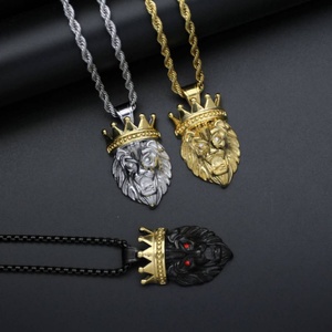 Colgante de Lujo de Alta Gama con Cabeza de León y Corona, en Acero Inoxidable y Varios Colores - Product Image 1