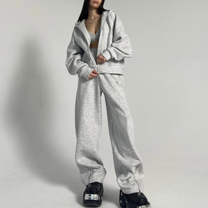 Ensemble de survêtement pour femmes avec veste à capuche zippée à manches longues et pantalon de survêtement ample pour la course à pied, le fitness et l'entraînement en extérieur - Product Image 1