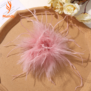 Broche en plumes d'autruche et de <span class=keywords><strong>dinde</strong></span> Mundy, parfaite pour les fêtes, les carnavals, les mariages, Halloween, les spectacles sur scène, les défilés, les bals masqués - Product Image 6