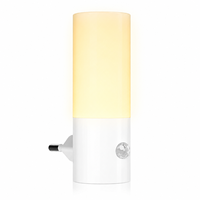Veilleuse LED à brancher sur prise murale avec détecteur de mouvement, lumière chaude douce 2700K, lampe de nuit en ABS, matériau écologique, capteur automatique