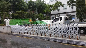 Hướng dẫn sử dụng mở rộng Nhôm hàng rào accordion chướng ngại vật 5 Meter QG-G361 Ngã Tư 2 năm bảo hành hàng rào giao thông carton - Product Image 2