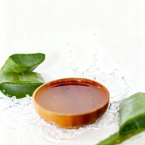 Extracto líquido de aloe vera botánico premium con certificación Halal para formulaciones transparentes y aplicaciones de belleza - Product Image 1