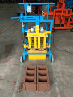 Petite machine à blocs creux en béton pour la fabrication de briques et de matériaux de construction