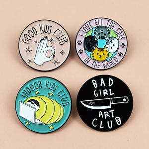 Divertido Broche con Patrón de Dibujos Animados en Inglés, Personalizado y Creativo, Insignia Metálica con el Gesto de "OK" para Pasar la Noche Armando Series - Product Image 2