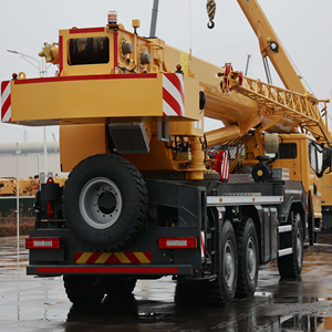 <span class=keywords><strong>Grue</strong></span> sur <span class=keywords><strong>camion</strong></span> de 35 tonnes XCT35_SR <span class=keywords><strong>avec</strong></span> flèche principale à 5 sections de 44 m et flèche fixe de 8,3 m pour le levage de matériaux lourds - Product Image 3