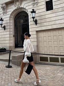 Camicetta <span class=keywords><strong>Bianca</strong></span> Oversize da Donna con Dettaglio Intrecciato Frontale e Maniche a Sbuffo, Camicia Casual a Maniche Lunghe con Polsini Svasati - Product Image 2