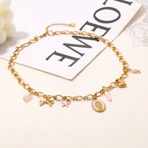 Collier en acier inoxydable plaqué or pour femme décoré <span class=keywords><strong>de</strong></span> breloques roses comme un cœur d'étoile <span class=keywords><strong>de</strong></span> mer et une Vierge <span class=keywords><strong>Marie</strong></span> - Product Image 5