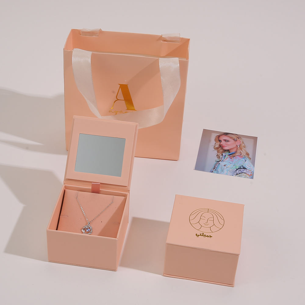 Champagne mirror box with bags