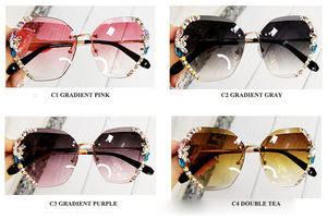 Hot <span class=keywords><strong>Metal</strong></span> Ladies Rimless Glitter Big Frame Oversized Square Bling Diamond Gafas de Sol de moda 2024 Mujeres - Product Image 3