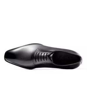 Zapatos formales de negocios de nuevo estilo para hombre con cordones, zapatos de vestir y Oxfords de cuero de alta gama para bodas y matrimonios. - Product Image 1