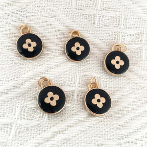 लक्जरी डिय डिजाइनर गोल्ड-प्लेटेड मिश्र धातु इयररिंग फोन केस लूम ब्रेसलेट लेटर आकार पेंडेंट फैशन पेंडेंट फैशन पेंडेंट - Product Image 4