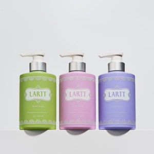 Gel douche facile à nettoyer pour hommes, au parfum boisé longue durée, pour un effet rafraîchissant premium sur la peau. - Product Image 4