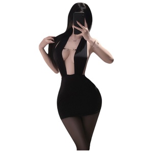 Robe moulante <span class=keywords><strong>sexy</strong></span> et élégante à col licou pour femme, rehaussant les courbes, idéale pour les soirées en boîte de nuit et les jeux de rôle. - Product Image 1