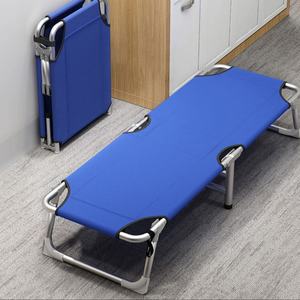 <span class=keywords><strong>เตียง</strong></span><span class=keywords><strong>พับ</strong></span>แคมป์ปิ้งระดับพรีเมียม - พื้น<span class=keywords><strong>ที่</strong></span>กว้างพิเศษและขาป้องกันการเอียงเพื่อการนอนกลางแจ้งที่มั่นคงและสบาย - Product Image 3