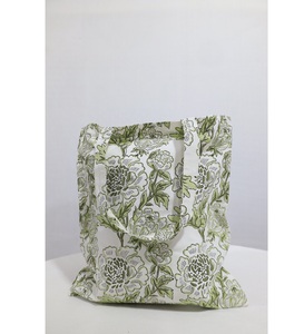 Bolsa Estampada a Mano que Ofrece una Expresión Textil Artística, Costuras Resistentes, Asas Cómodas y Usos Versátiles - Product Image 4