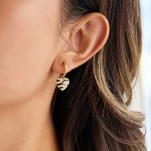 Pendientes de aro de oro con diamantes de imitación en forma de corazón, de acero inoxidable con engaste pavé, joyería de regalo para mujer - Product Image 2
