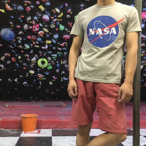 <span class=keywords><strong>T</strong></span>-<span class=keywords><strong>Shirt</strong></span> Unisex Autentica con Grafica Astronauta <span class=keywords><strong>NASA</strong></span>, Stile Trendy Streetwear per Coppie - Product Image 4