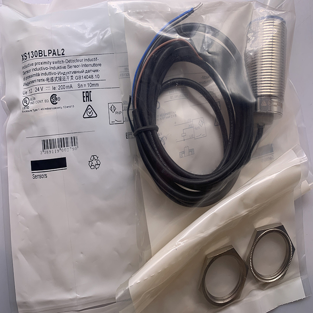 In Stock XS130BLPAL2 XS130BLNAL2 Brand New Original Photoelectric Switch Sensor One-year Warranty