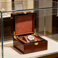 Boîte à montres en bois laqué rouge, boîte cadeau en bois pour ranger les montres et les accessoires, boîte à montres premium en bois