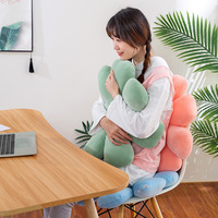 Coussin de siège en forme de marguerite mignonne, oreiller en peluche doux, coussin décoratif floral de dessin animé pour canapé et lit à la maison