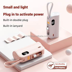 Nouveau petit téléphone de charge portable avec conception de câble USB intégré<span class=keywords><strong>e</strong></span> et mini banque d'alimentation 5000mAh - Product Image 5