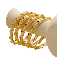 Bracelet à breloques brossé style royal italien pour femme, forme fleur vintage, plaqué or rose, avec cristaux et strass sertis griffe, idéal pour les soirées