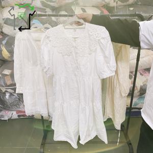 Abiti Floreali Usati di Alta Qualità per Signore a Prezzi Accessibili, Vestiti Usati di Eccellente Qualità - Product Image 2