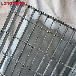 ตะแกรงเหล็กชุบสังกะสี ราคาตะแกรงเหล็กสำหรับทางเท้า ฝาปิดท่อระบายน้ำเหล็กสำหรับรางระบายน้ำ - Product Image 3