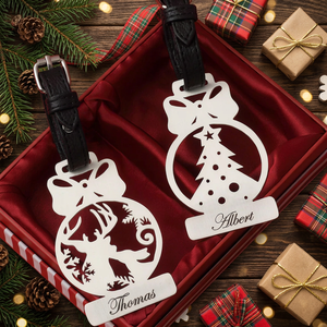 Etiquetas de Equipaje Navideñas Hechas a Mano en Latón con Colgante y Personalización - Marca Silver Code - Product Image 3