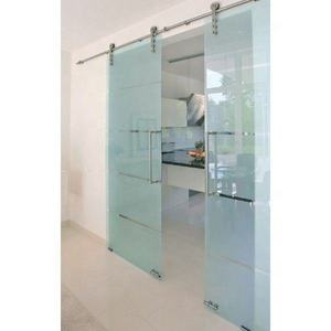 <span class=keywords><strong>Porte</strong></span> <span class=keywords><strong>coulissante</strong></span> intérieure en aluminium avec finition noire et <span class=keywords><strong>verre</strong></span> <span class=keywords><strong>translucide</strong></span> pour projet de décoration de maison moderne, style luxueux - Product Image 1