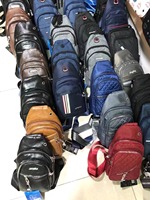 Nouvelle Meilleure Vente en Afrique Prix Bas Stock Sacs à Main pour Femmes Liquidation Surplus Stocks Annulés Lots Mixtes Sacs en Cuir et en Peluche