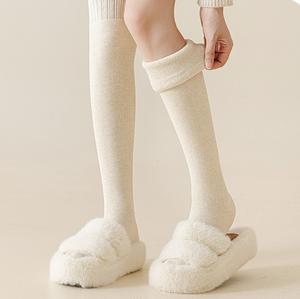 Chaussettes d'hiver longues OEM, épaisses, rembourrées, au-dessus du genou, en coton, chaussettes de <span class=keywords><strong>neige</strong></span> pour femmes, chaussettes de sport douces - Product Image 4