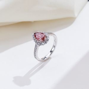 Anillo de Compromiso de Lujo de Oro de 18k MSR-1932 con Diamante de Laboratorio Rosa en Forma de Pera de 1.16CT VVS2 - Product Image 3