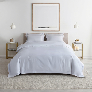 طقم غطاء لحاف منسوج سادة من 4 قطع لفنادق الخمس نجوم، فاخر بعدد خيوط 300، من القطن المصري والألياف الدقيقة - Product Image 1