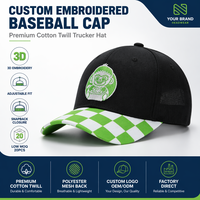 Casquette de baseball personnalisée en sergé noir à 6 panneaux, visière à motif damier, patch brodé personnage de dessin animé, accent vert lime, vente en gros