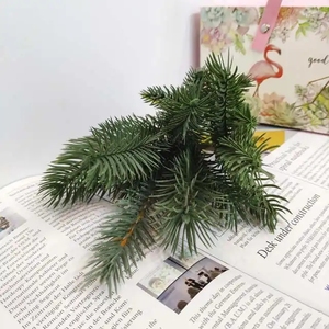 Longstar Branches d'arbre en plastique en matériau ignifuge en grande quantité Branches et feuilles de décoration d'arbre de Noël artificiel - Product Image 4
