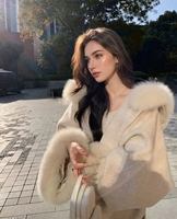 Manteau cape à capuche en fourrure de renard de luxe |   Écharpe d'hiver en mélange de laine 100% |   Veste élégante à col oversize et style poncho chaud pour femmes