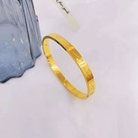 Mode LOVE bracelet en acier titane ne se décolore pas bracelet coeur simple tout dames main bijoux accessoires en gros