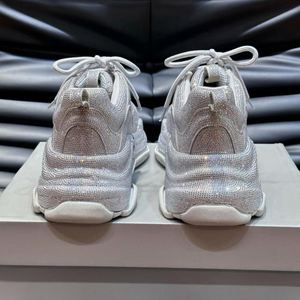 Chaussures décontractées pour hommes de haute qualité, baskets de luxe à la mode en blanc et noir, style marche - Product Image 6