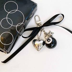 2025 vente en gros nouveau One Shot noir 8 pendentif porte-clés argent en forme de coeur lanière de téléphone en métal avec corde suspendue en PVC pour les filles - Product Image 6