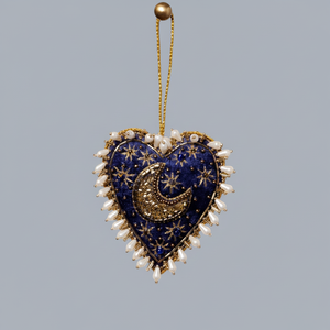 Décoration suspendue en forme de cœur bleu Zari |   Ornement festif brodé à la main en forme de lune | Décoration suspendue en gros - Product Image 1
