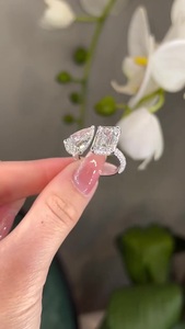 Anillo de Compromiso de Lujo con Diamante Cultivado en Laboratorio de 4CT Toi Et Moi, Oro Blanco Sólido de 14K/18K, Certificado VVS - Product Image 2