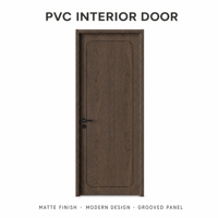 Porte intérieure en PVC à grain de bois de café foncé, finition mate avec coins arrondis et design à rainures rectangulaires pour chambre d'hôtel