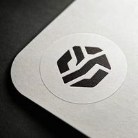 Autocollant personnalisé en vinyle mat doux au toucher, résistant à l'huile, avec logo privé pour les flacons de sérum, de lotion, de parfum et de rouge à lèvres.