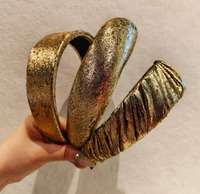 Heißer Verkauf: Goldfarbenes, übertriebenes Retro-Haarband mit breiter Schleife, geflochtene Haarspange für den Schulanfang, Abschlussfeier und Hochzeit